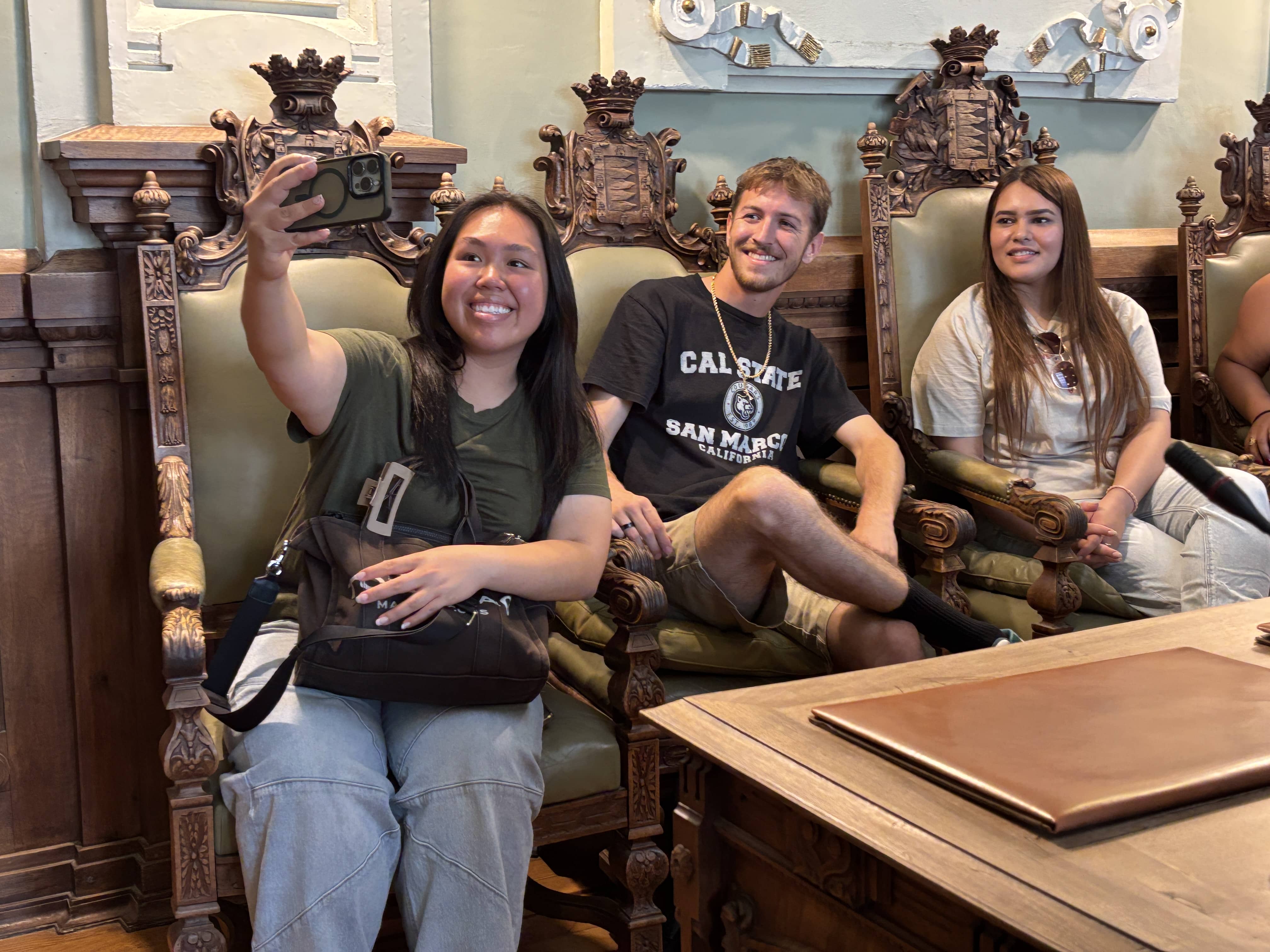 Foto estudiantes Cursos Español UVa en Ayuntamiento Valladolid junio 2025