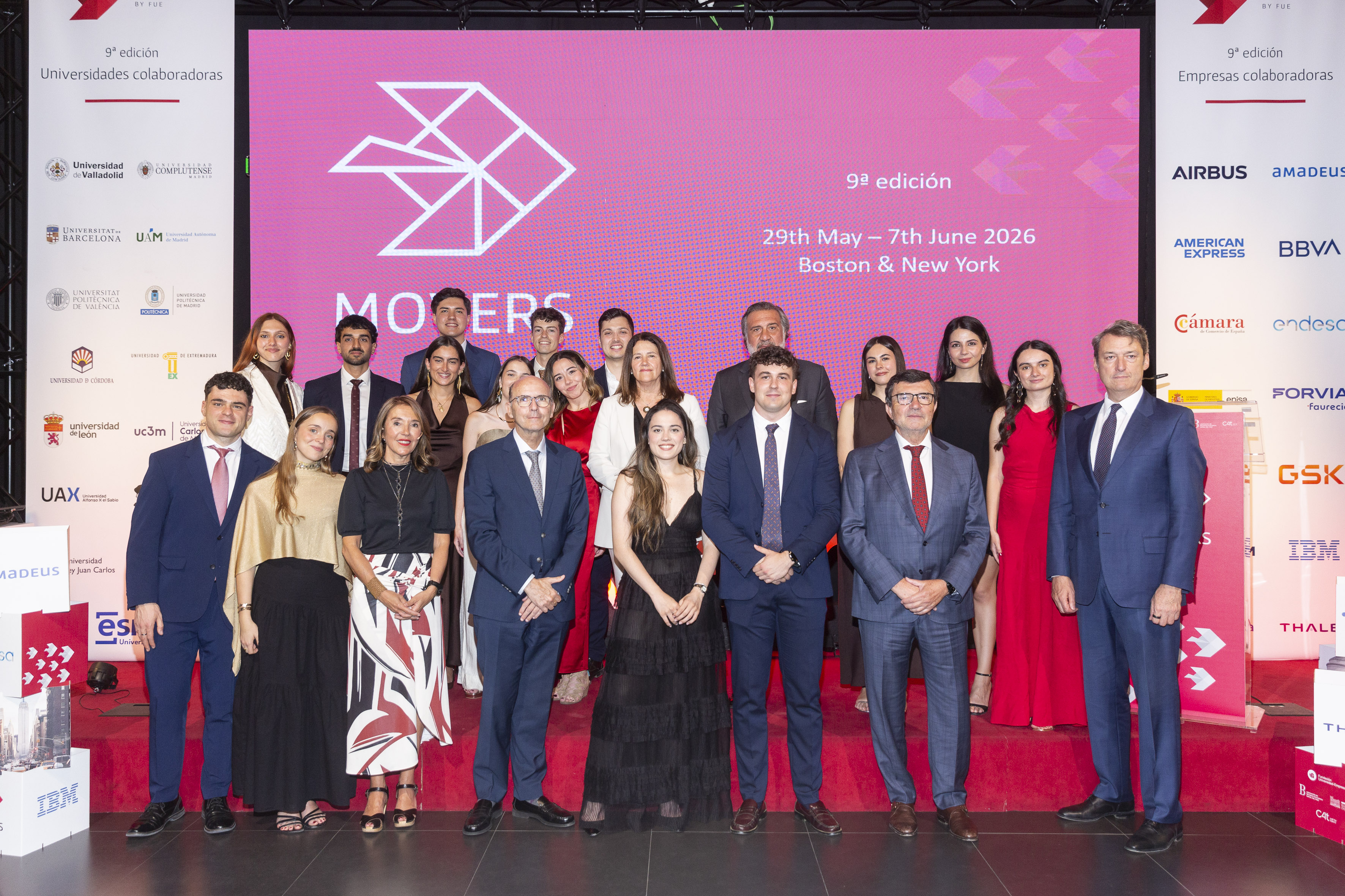 Foto familia institucional
