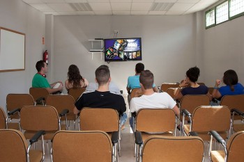 Sala de TV Apartamentos Cardenal Mendoza Universidad de Valladolid Sala de TV Apartamentos Cardenal Mendoza Universidad de Valladolid