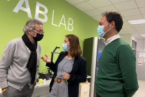 Visita de delegacion de universidades de Argelia al Fablab UVa 4 Visita de delegacion de universidades de Argelia al Fablab UVa 4