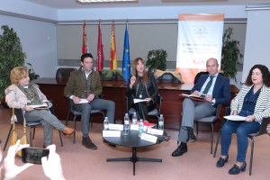 2.2 mesa redonda sobre la apertura de instalacin de pricewaterhousecoopers pwc en valladolid 52706632483 o